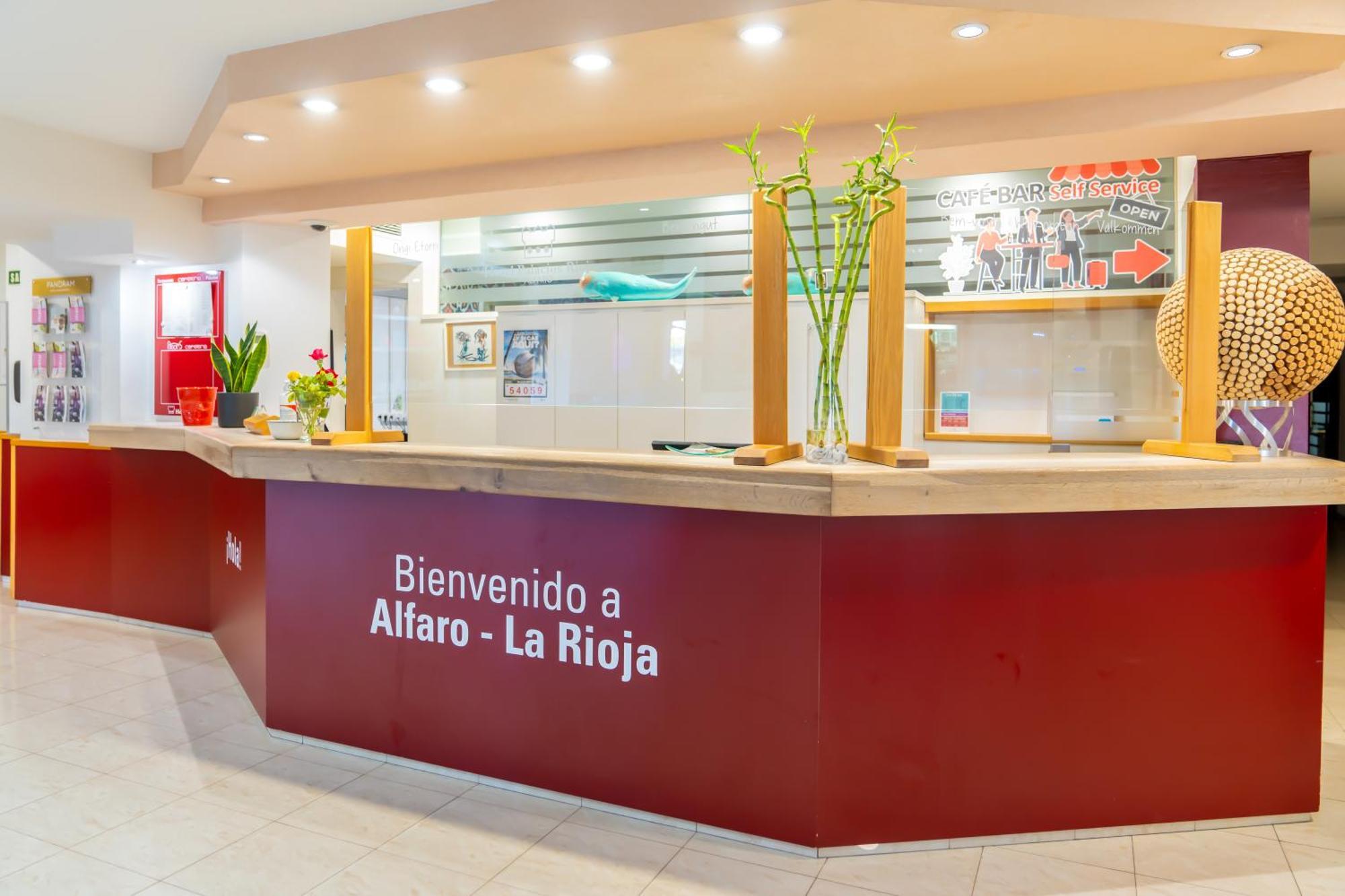 Hotel Palacios Alfaro Luaran gambar