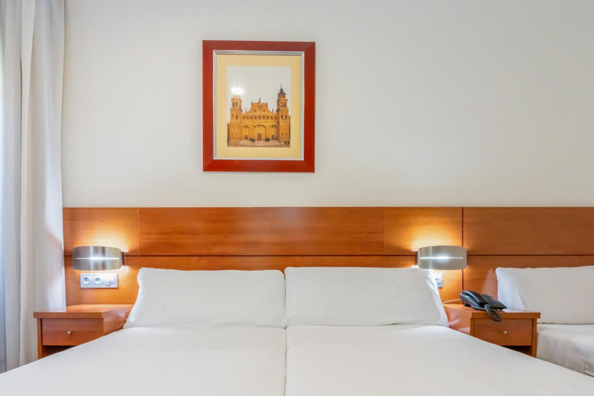 Hotel Palacios Alfaro Luaran gambar