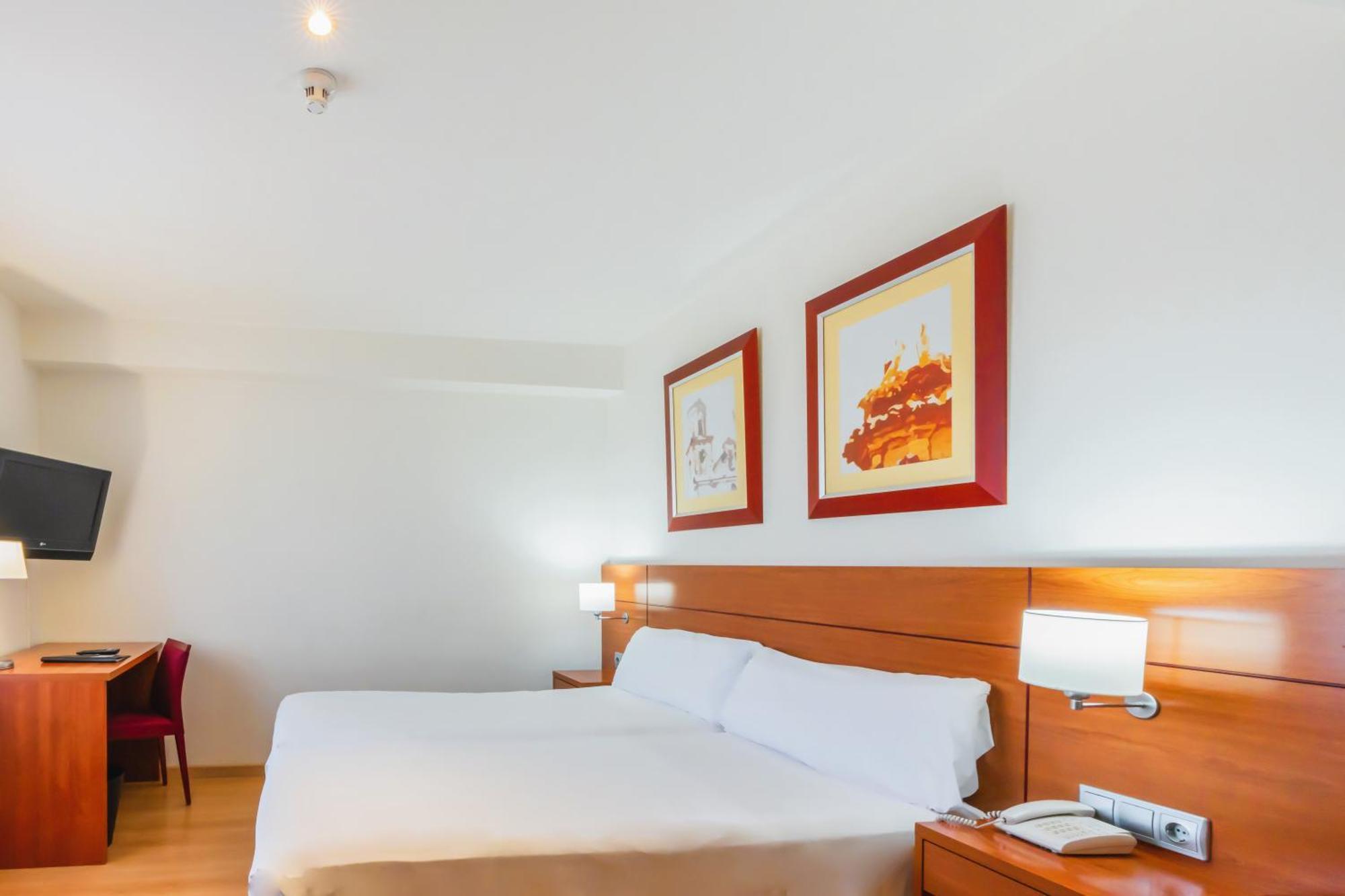 Hotel Palacios Alfaro Luaran gambar