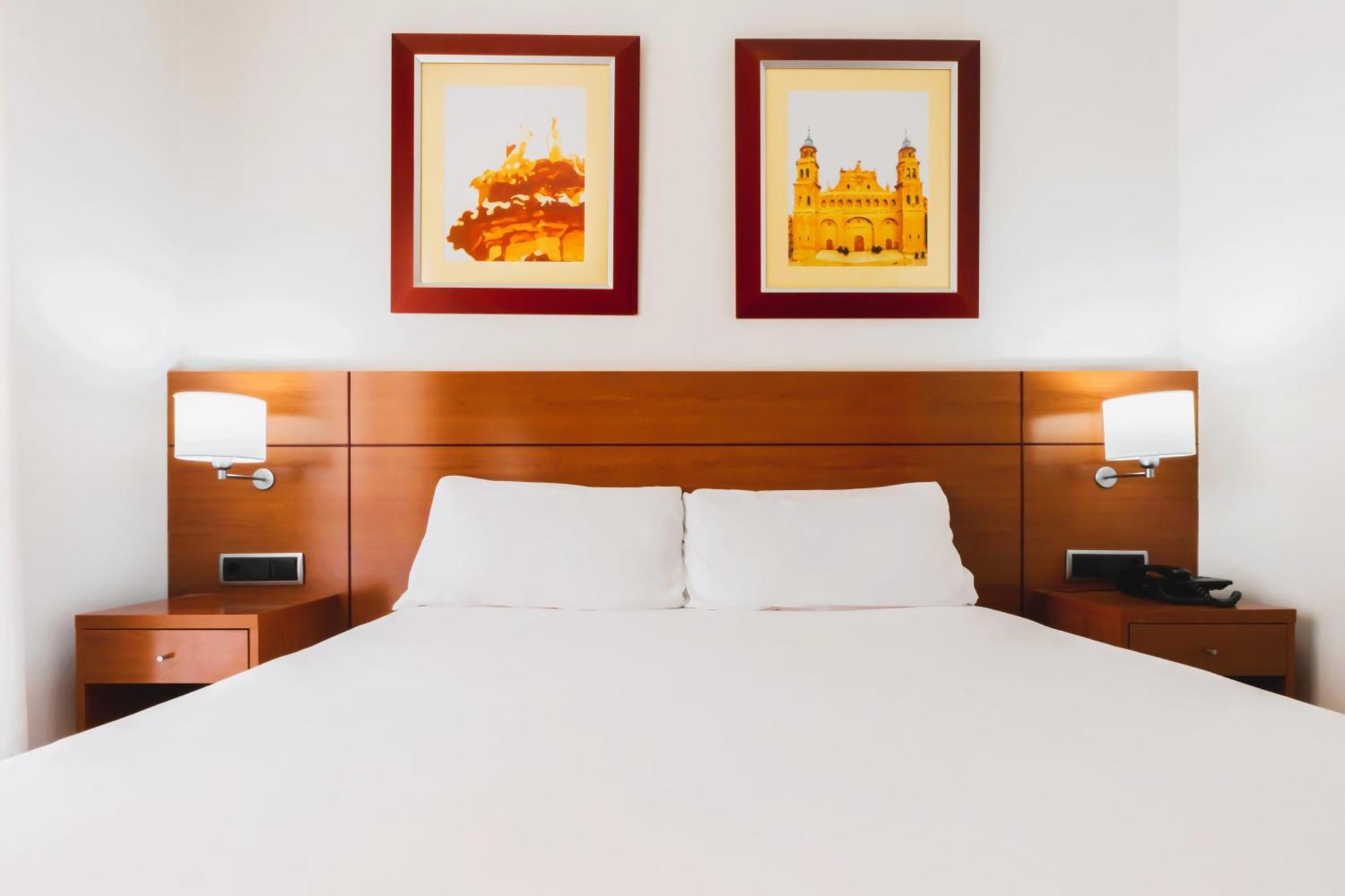 Hotel Palacios Alfaro Luaran gambar