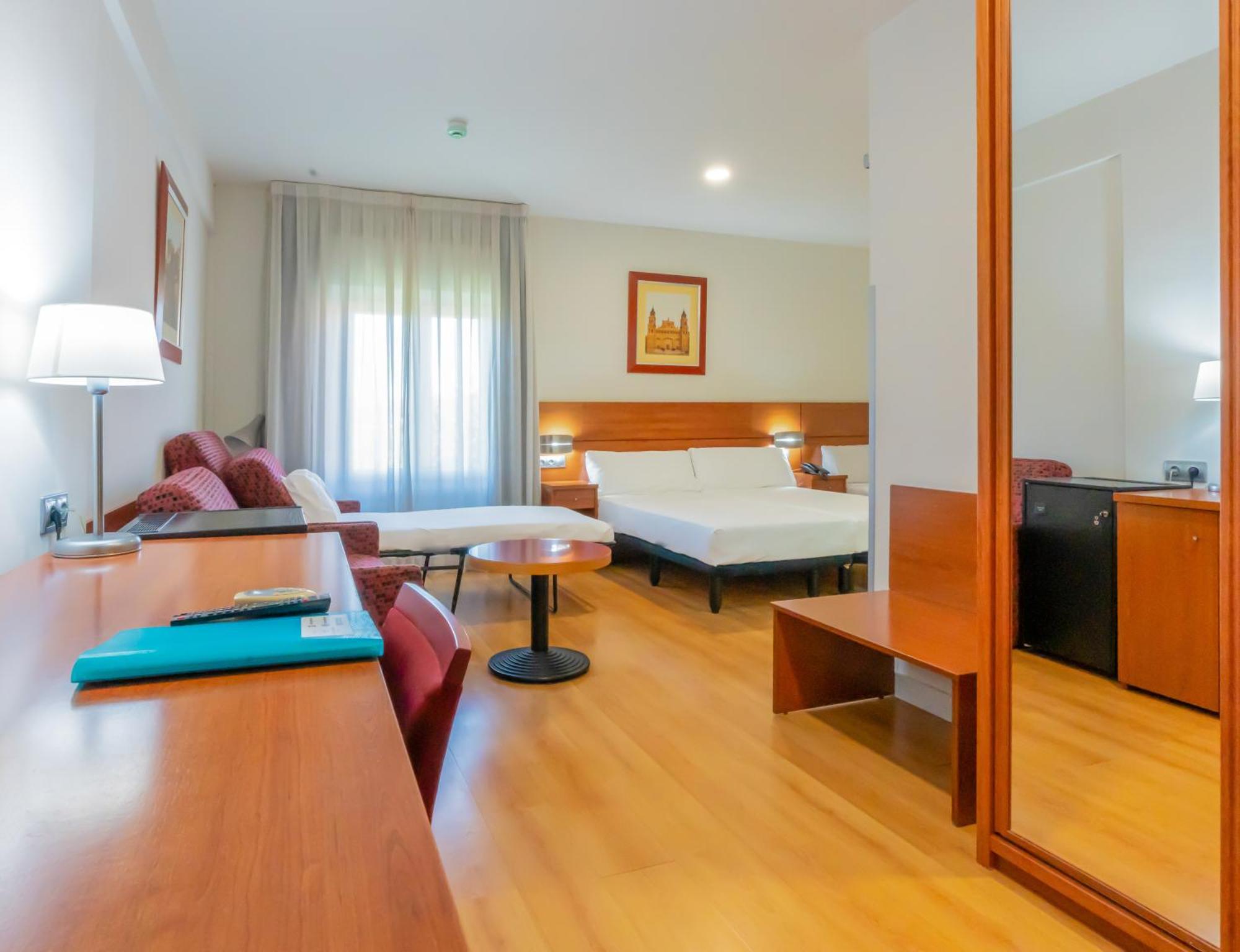 Hotel Palacios Alfaro Luaran gambar