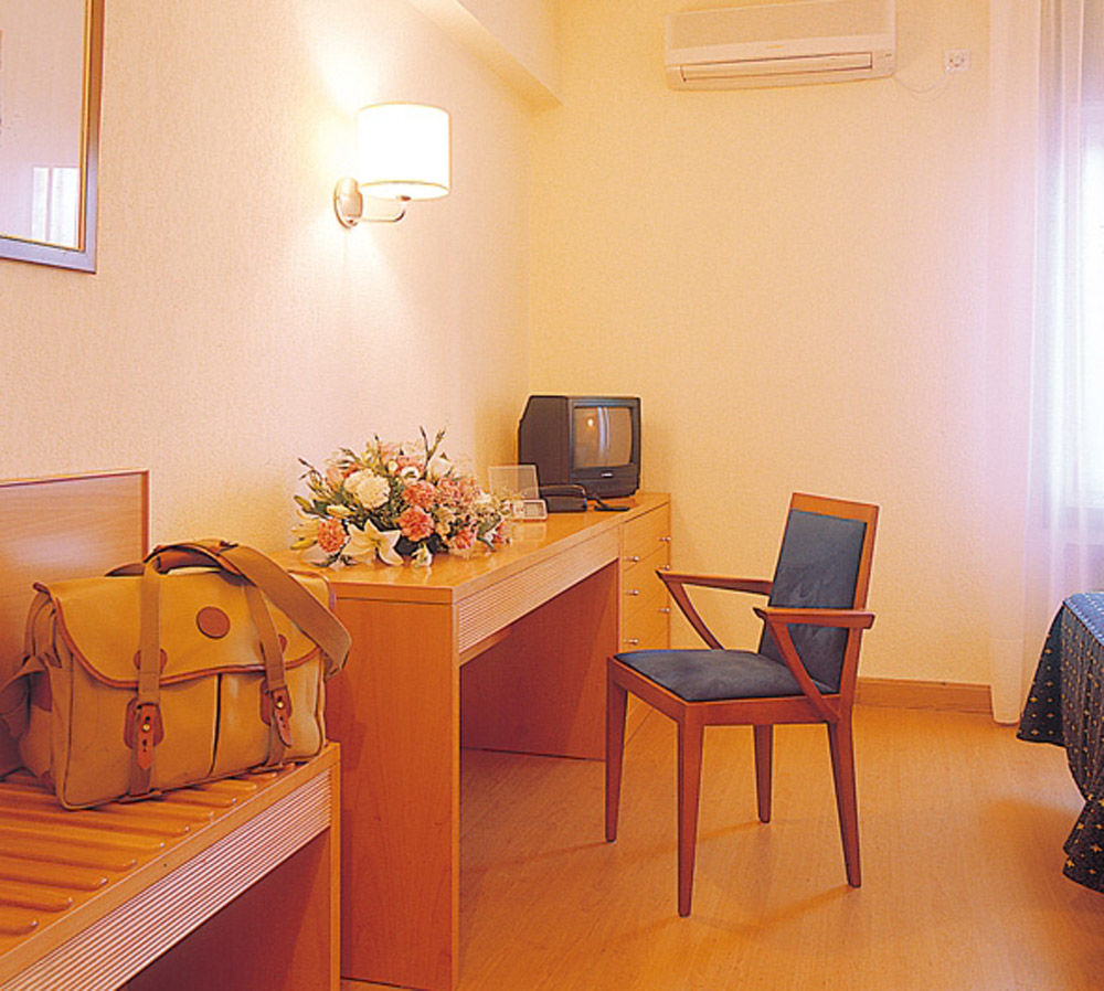 Hotel Palacios Alfaro Bilik gambar